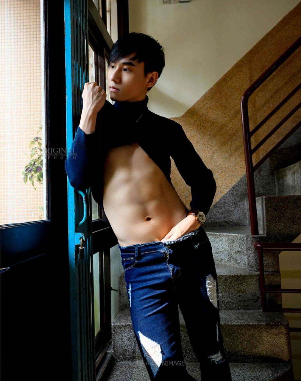 หนุ่มหล่อขึ้นปก 1005.2
