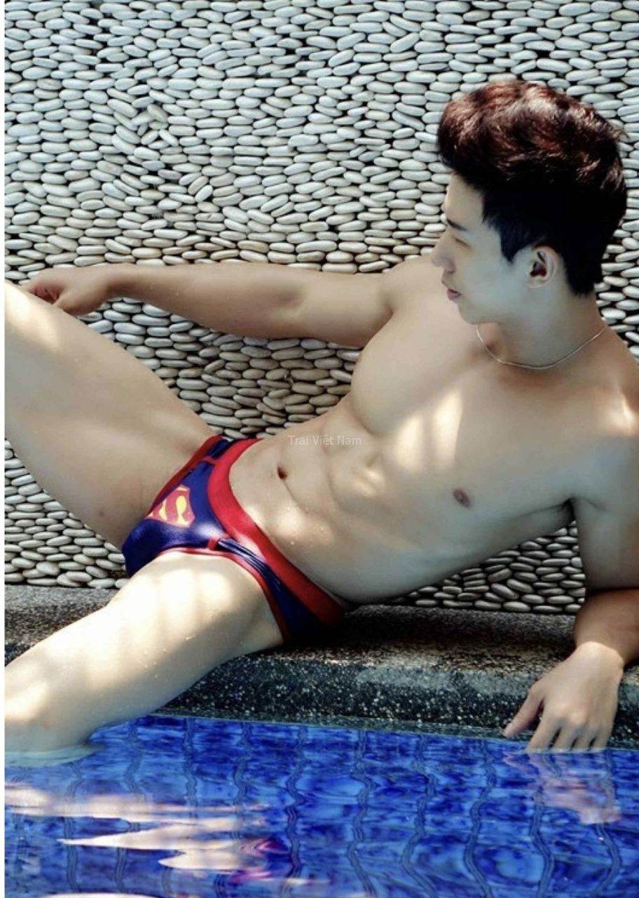หนุ่มหล่อขึ้นปก 1006.2