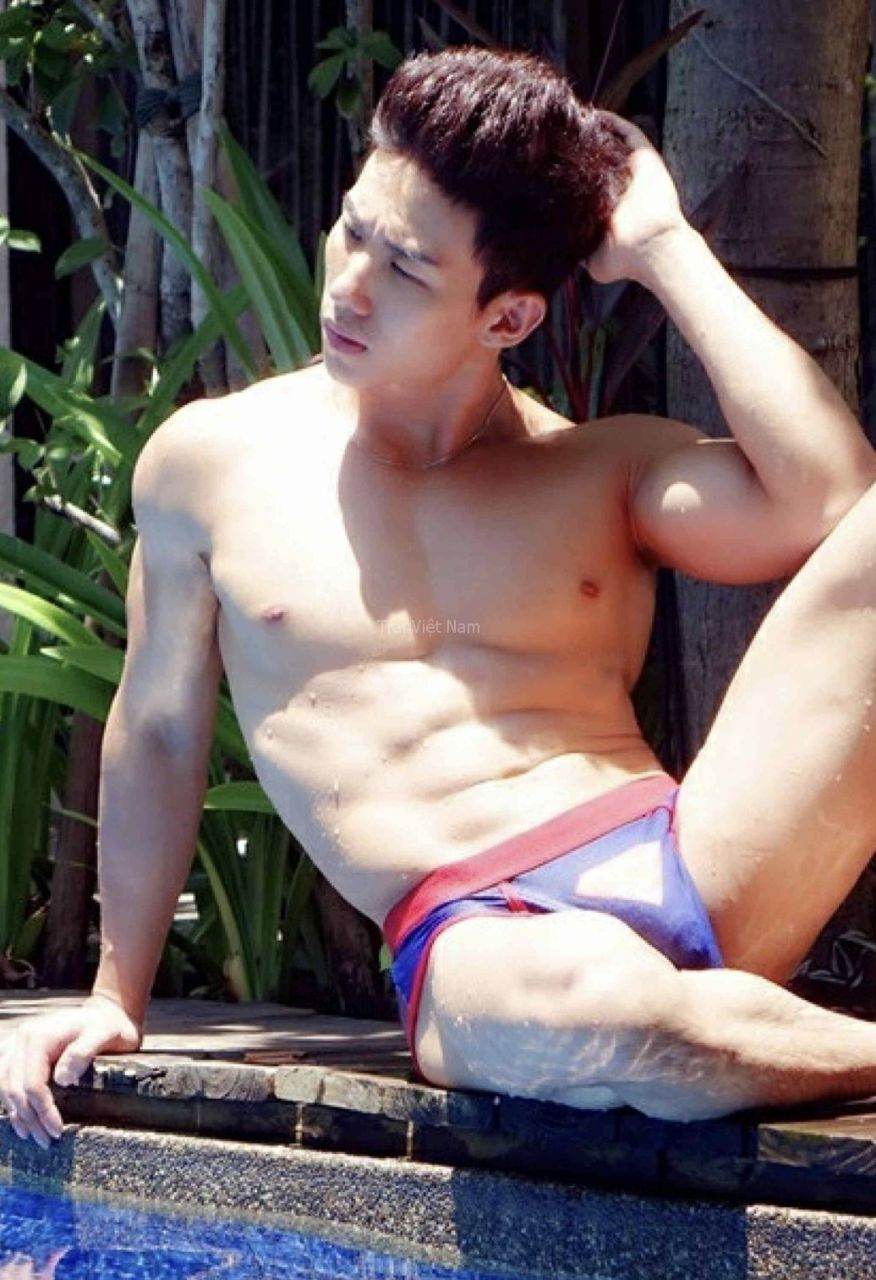 หนุ่มหล่อขึ้นปก 1006.2