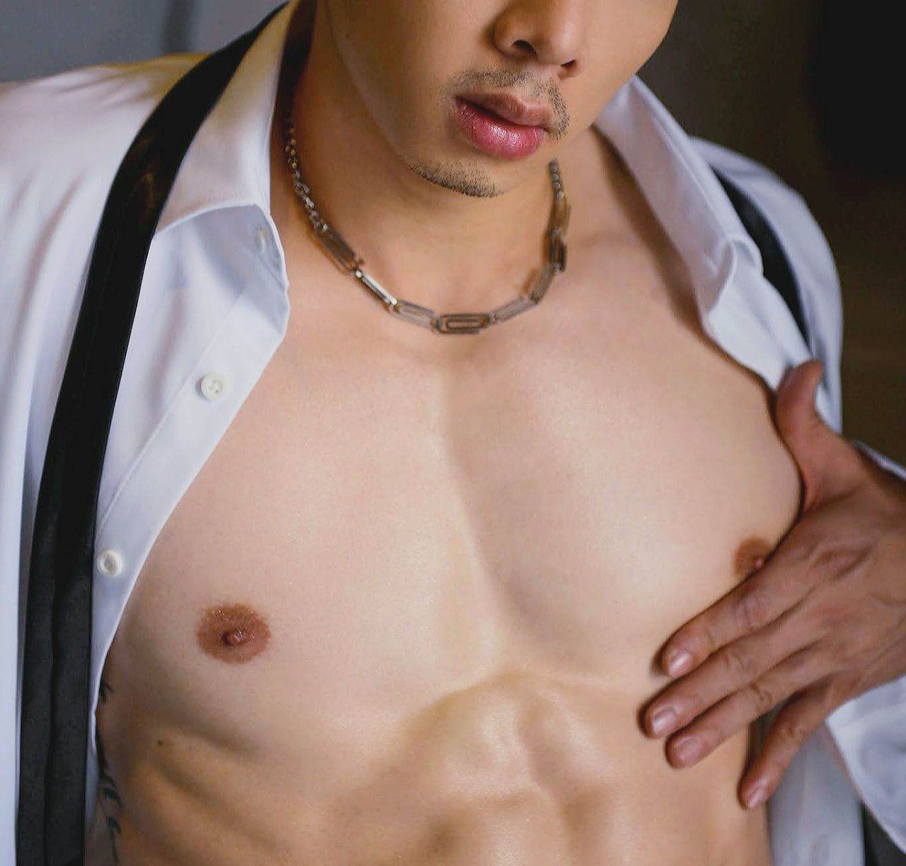 เมือกMAN