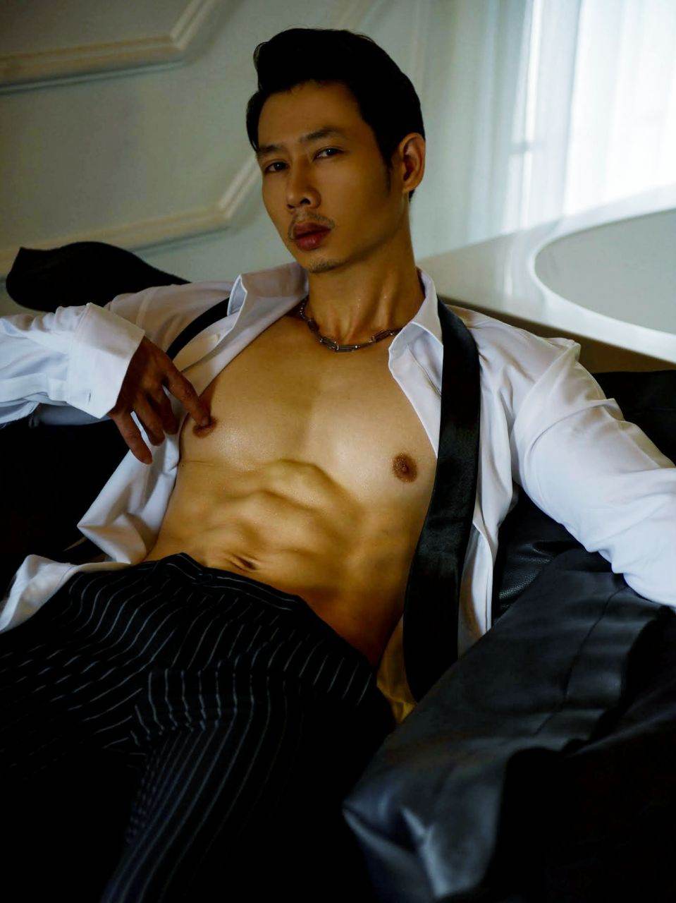 เมือกMAN