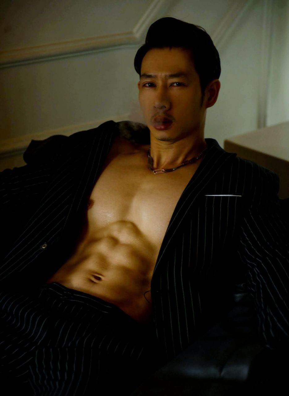 เมือกMAN
