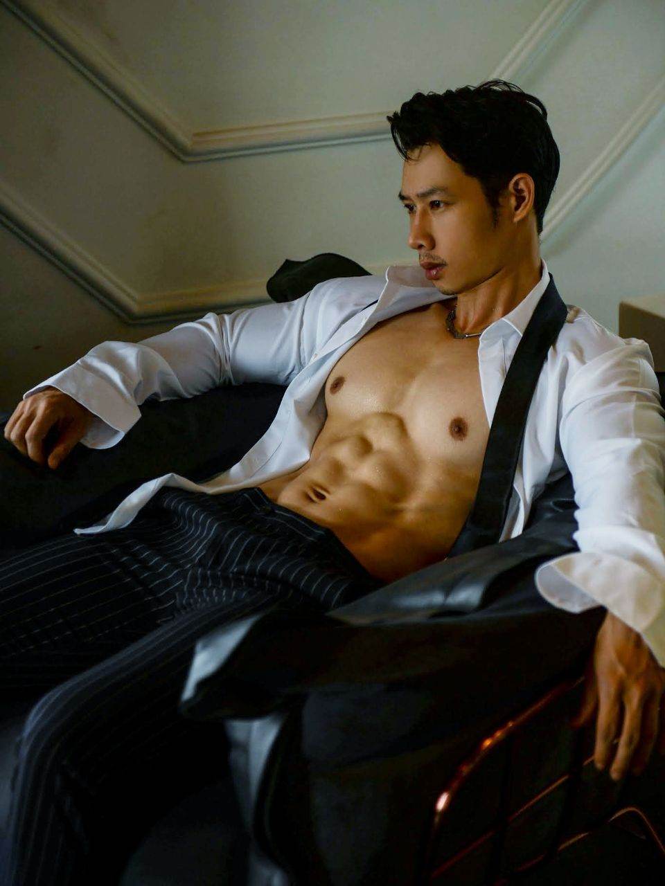 เมือกMAN