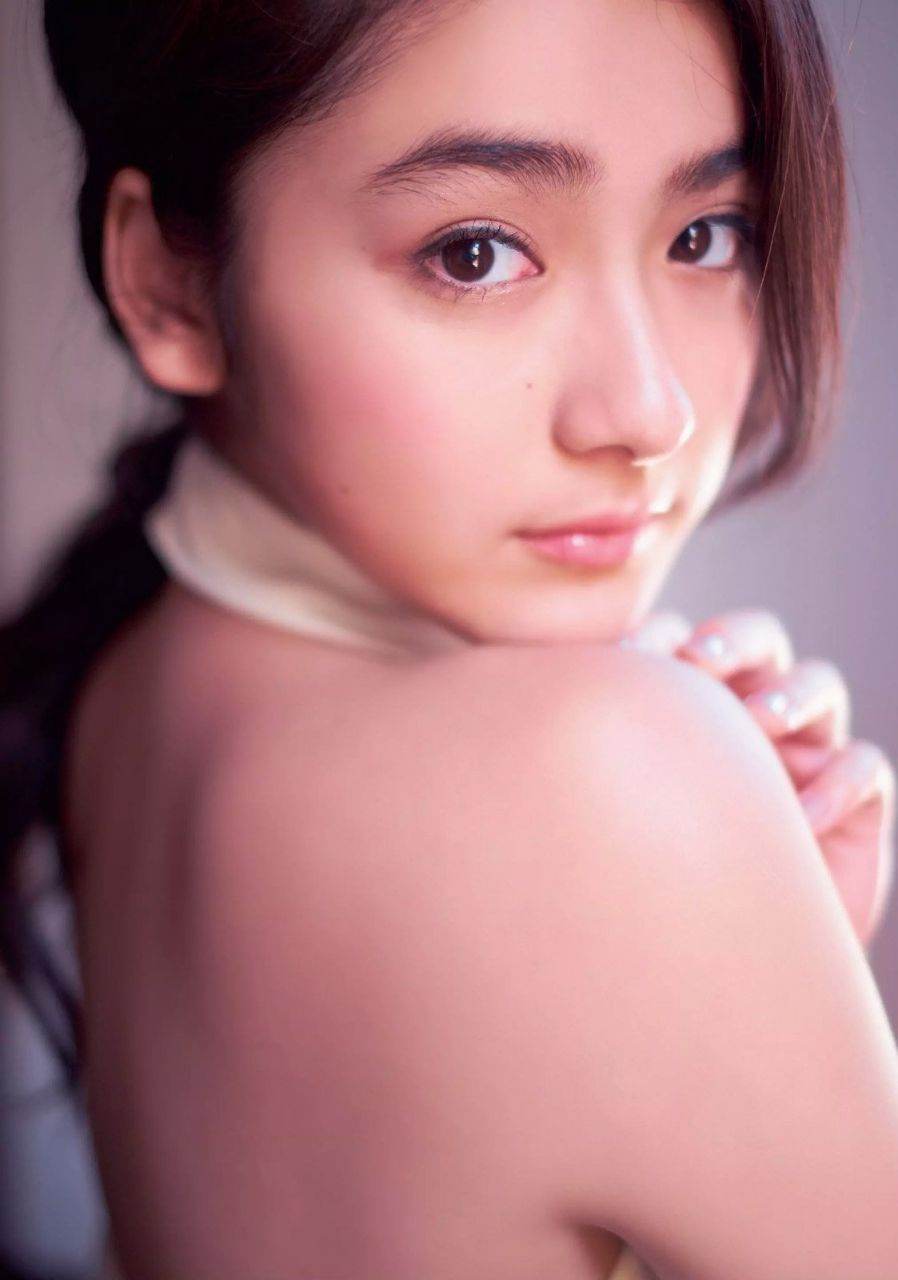 Yuna Taira สาวน้อยAV