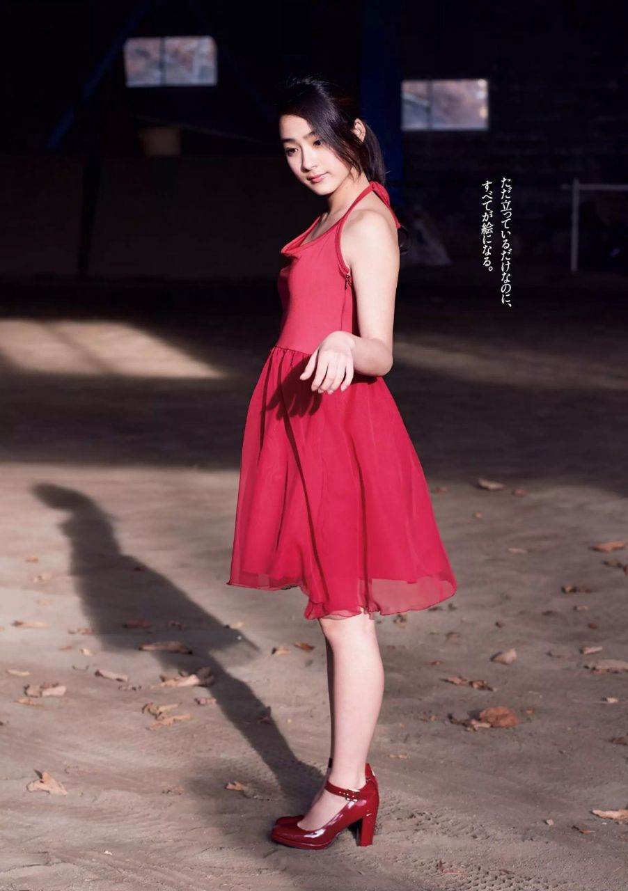 Yuna Taira สาวน้อยAV