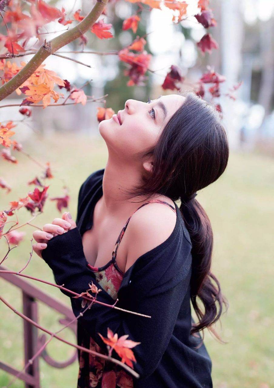 Yuna Taira สาวน้อยAV
