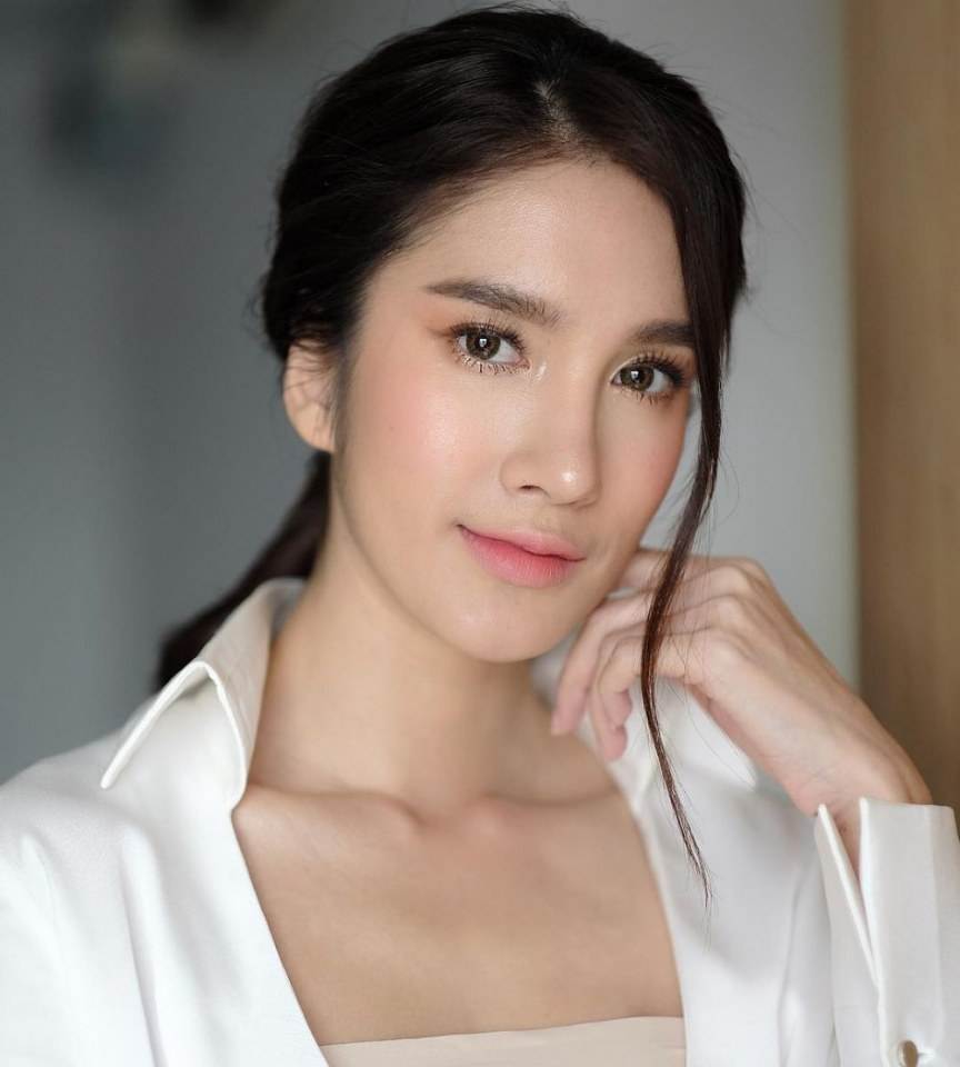 เนย ปภาดา เรื่อง ในคืนหนาวแสงดาวยังอุ่น