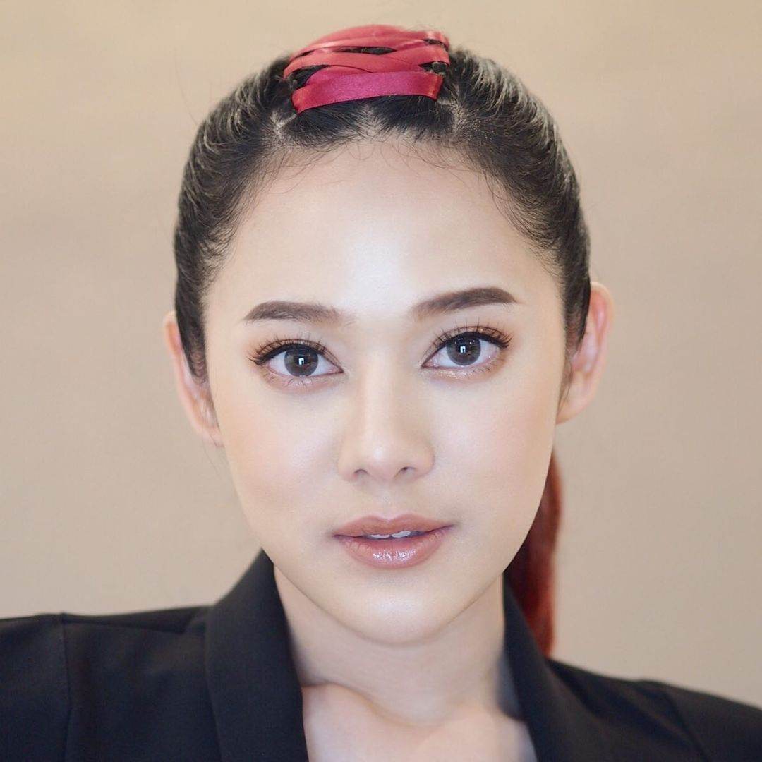 ทับทิม อัญรินทร์ เรื่อง ริษยา