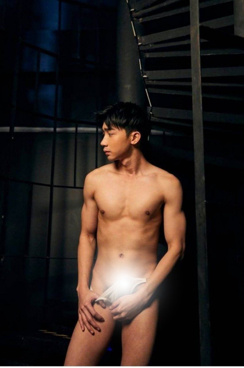 หนุ่มหล่อขึ้นปก 1000.4