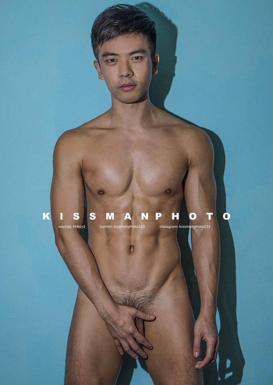 หนุ่มหล่อขึ้นปก 1002.4