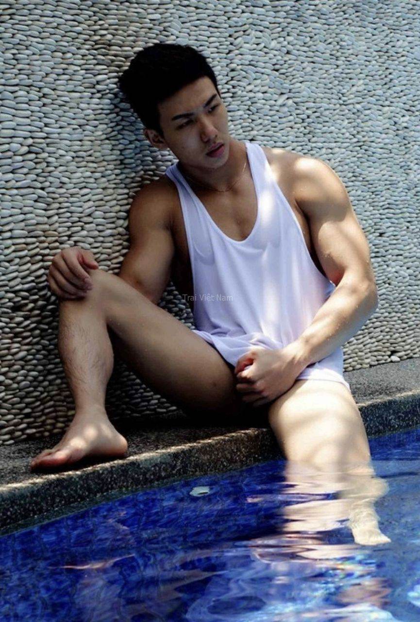หนุ่มหล่อขึ้นปก 1006.3