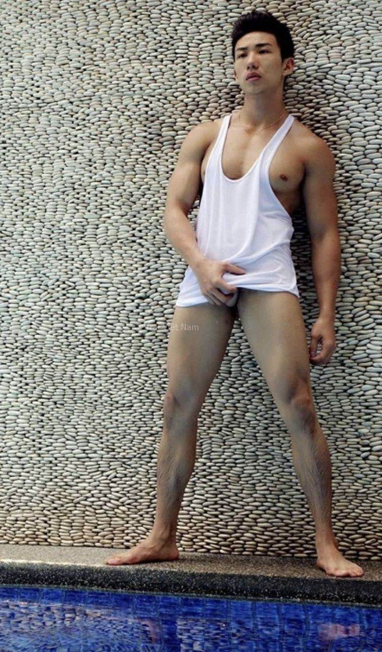 หนุ่มหล่อขึ้นปก 1006.3