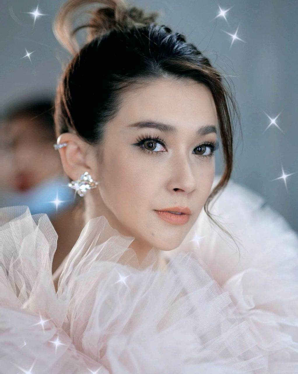 เอมี่ กลิ่นประทุม เรื่อง ดอกเบี้ยเคลียร์รัก