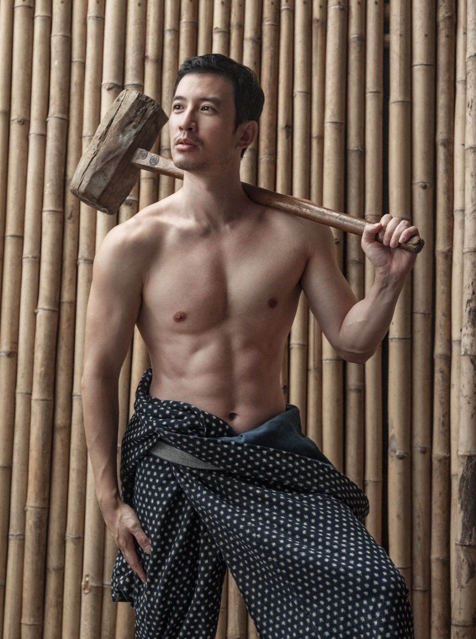 หนุ่มหล่อขึ้นปก 1011