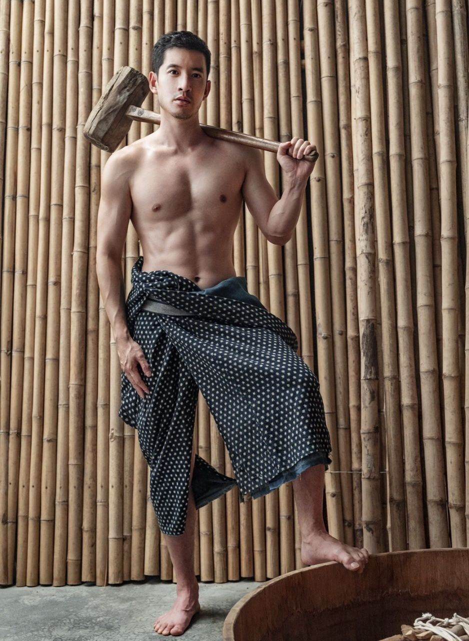 หนุ่มหล่อขึ้นปก 1011