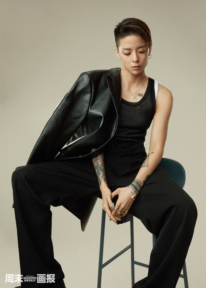 Amber Liu @ Modern Weekly China May 2021
