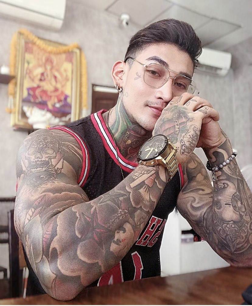 หล่อลอยสัก <<19>>