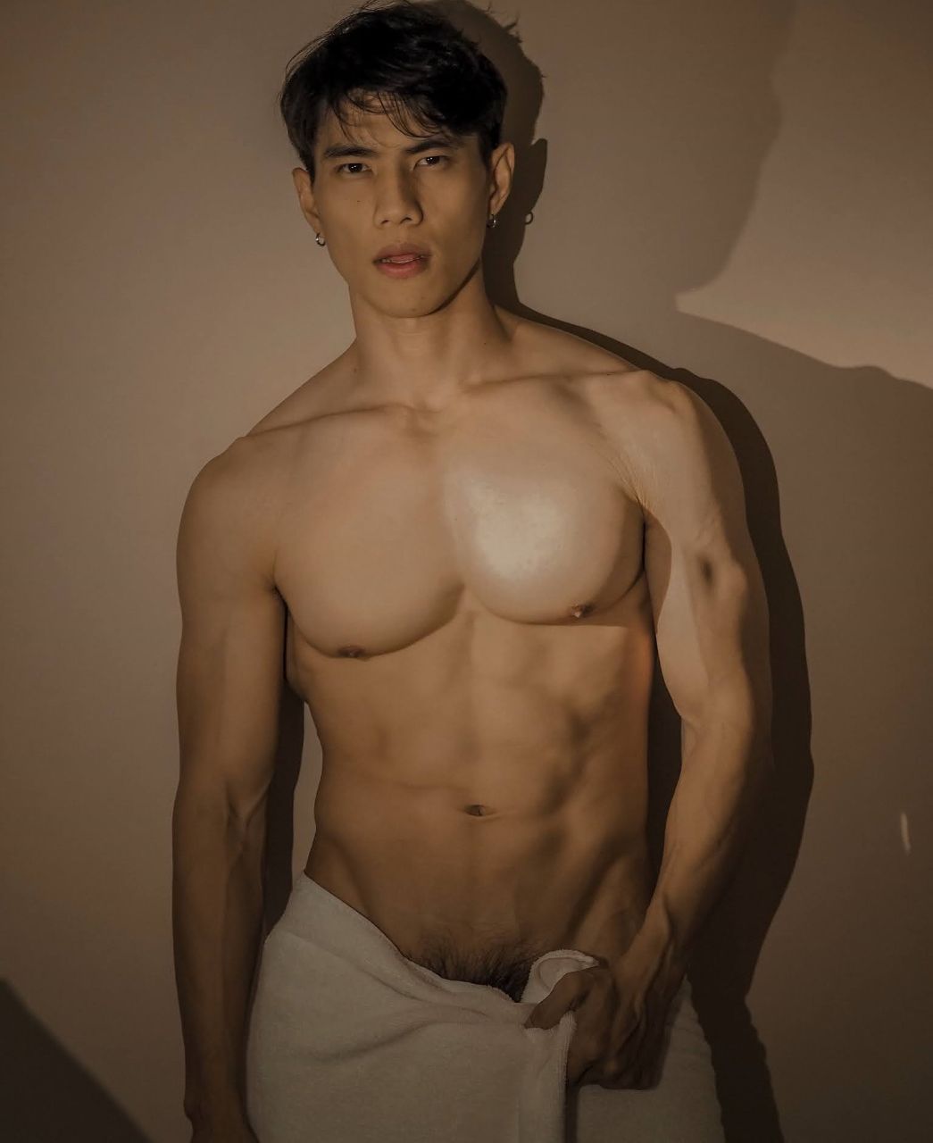 หนุ่มหล่อขึ้นปก 1009.1