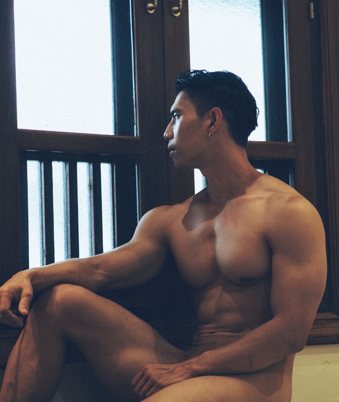 หนุ่มหล่อขึ้นปก 1009.1