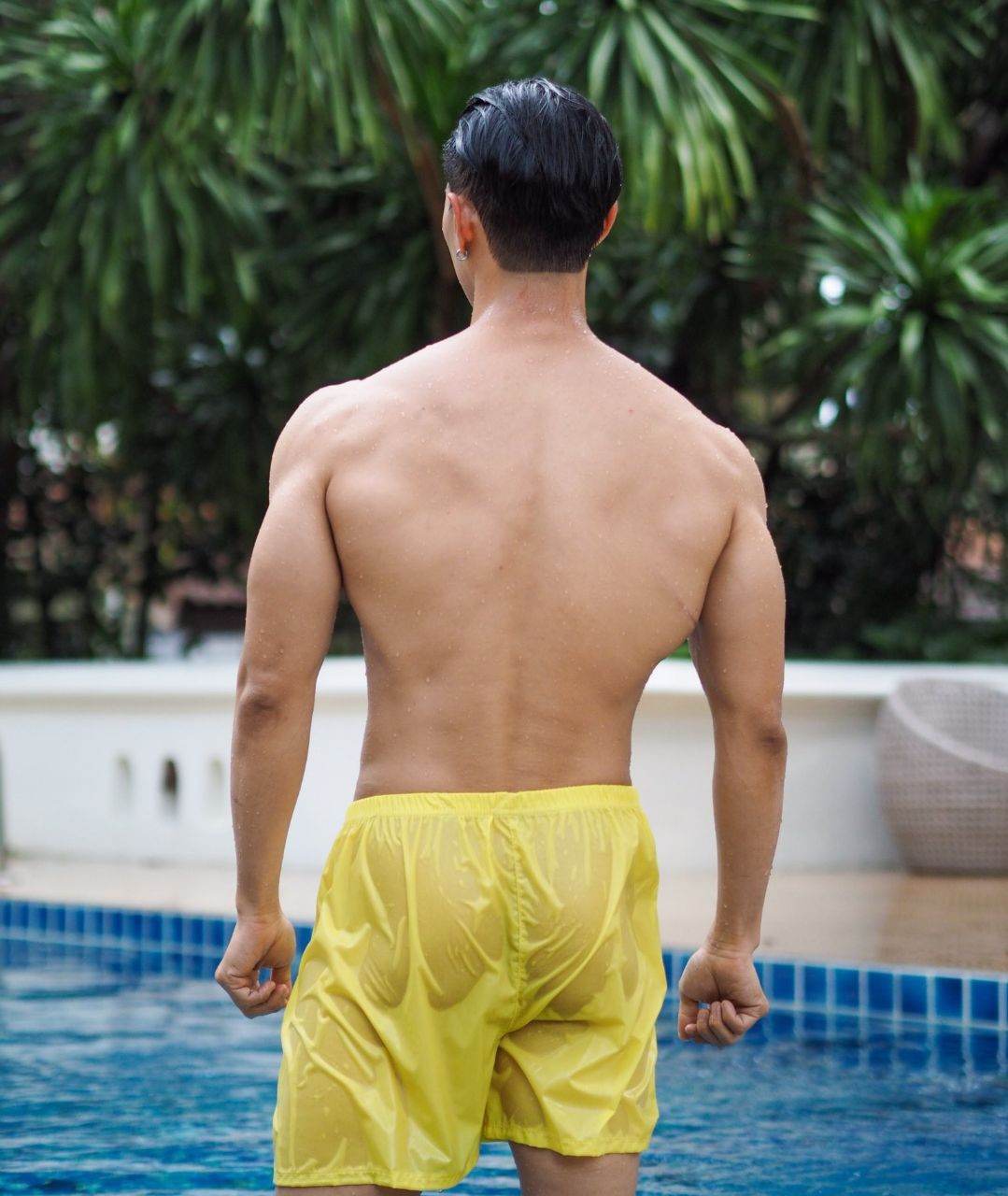 หนุ่มหล่อขึ้นปก 1009.1