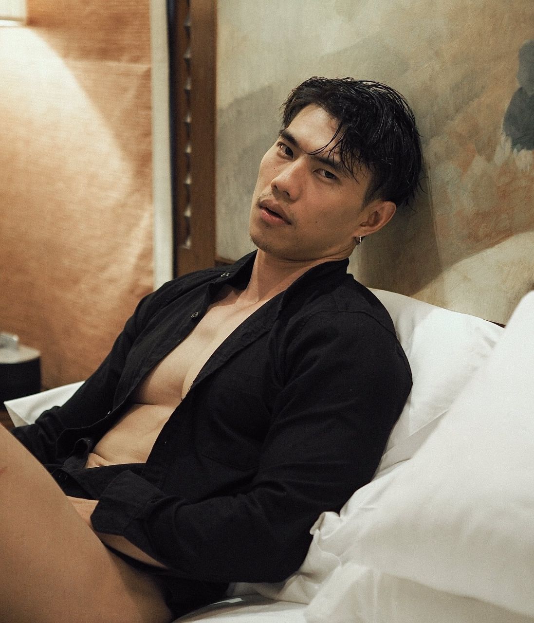 หนุ่มหล่อขึ้นปก 1009.2