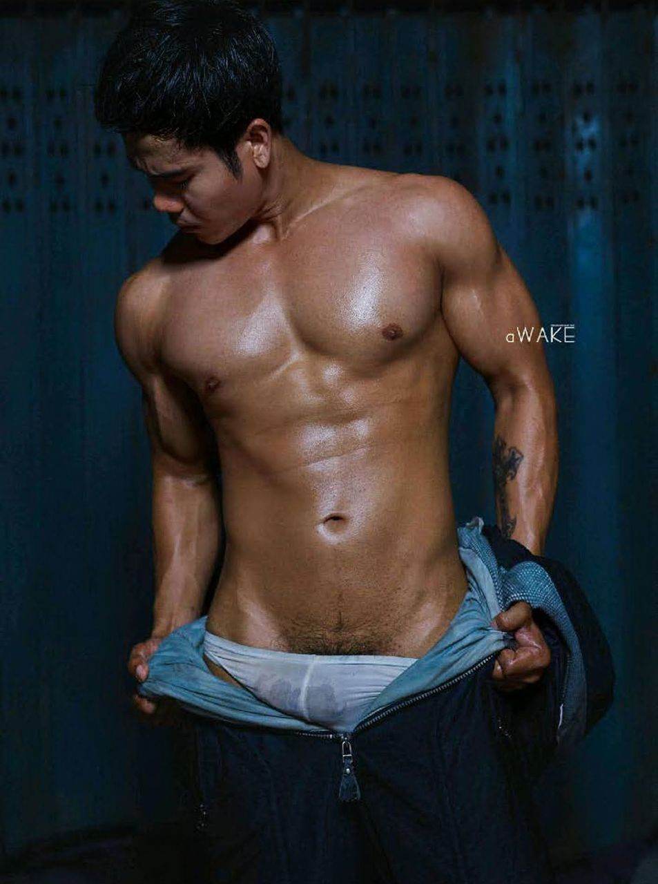 หนุ่มหล่อขึ้นปก 1015.1
