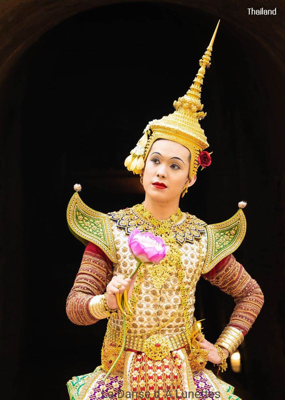 Thai dance according to the style of the reign of King Rama IV of Siam | THAILAND 🇹🇭
