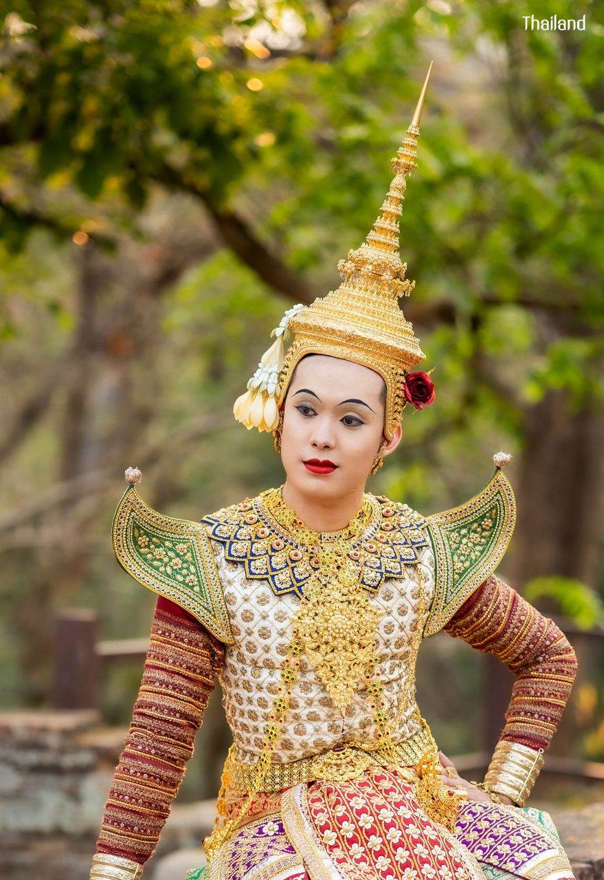 Thai dance according to the style of the reign of King Rama IV of Siam | THAILAND 🇹🇭