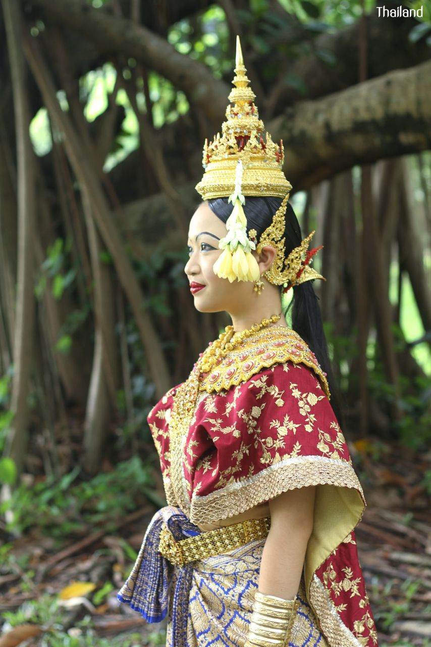 Thai dance according to the style of the reign of King Rama IV of Siam | THAILAND 🇹🇭