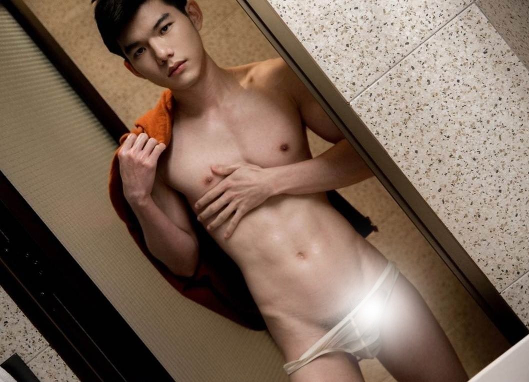 หนุ่มหล่อขึ้นปก 994.7