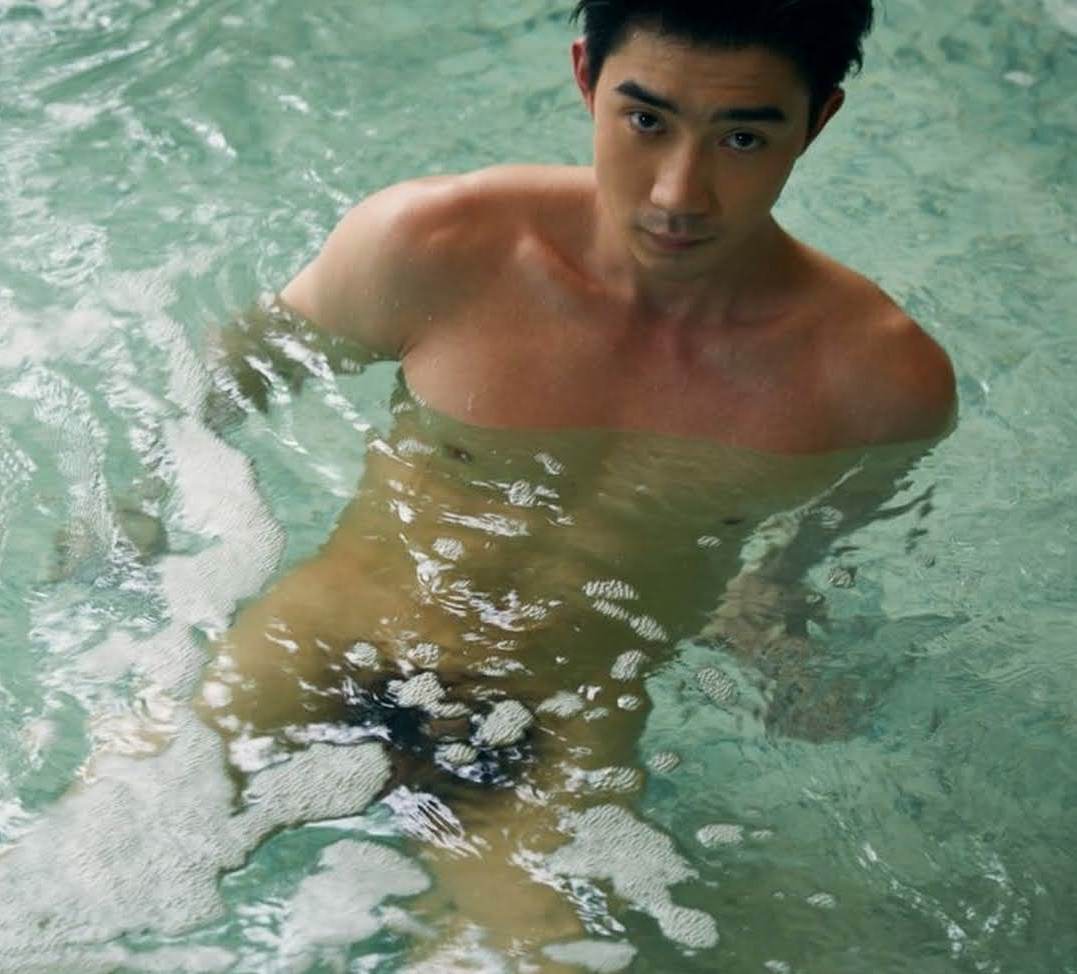 หนุ่มหล่อขึ้นปก 1000.7