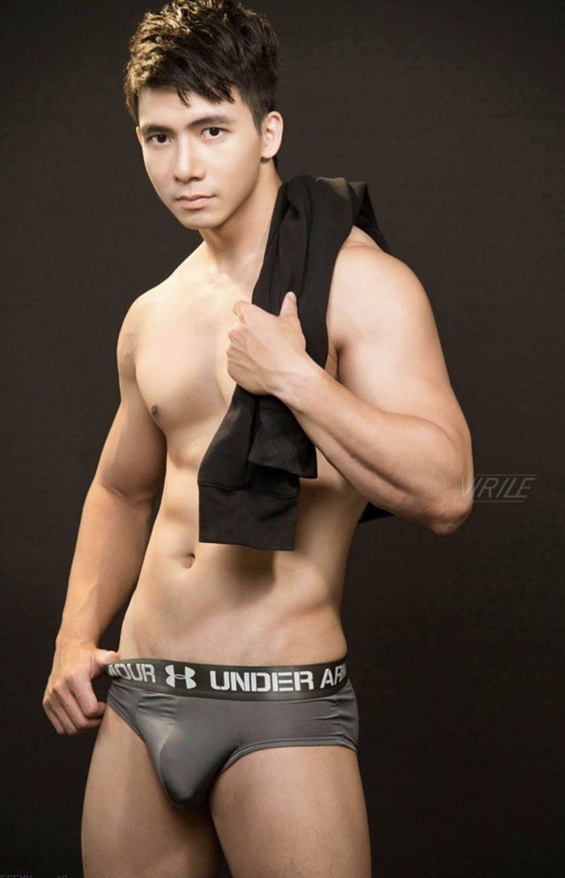 หนุ่มหล่อขึ้นปก 1016.2