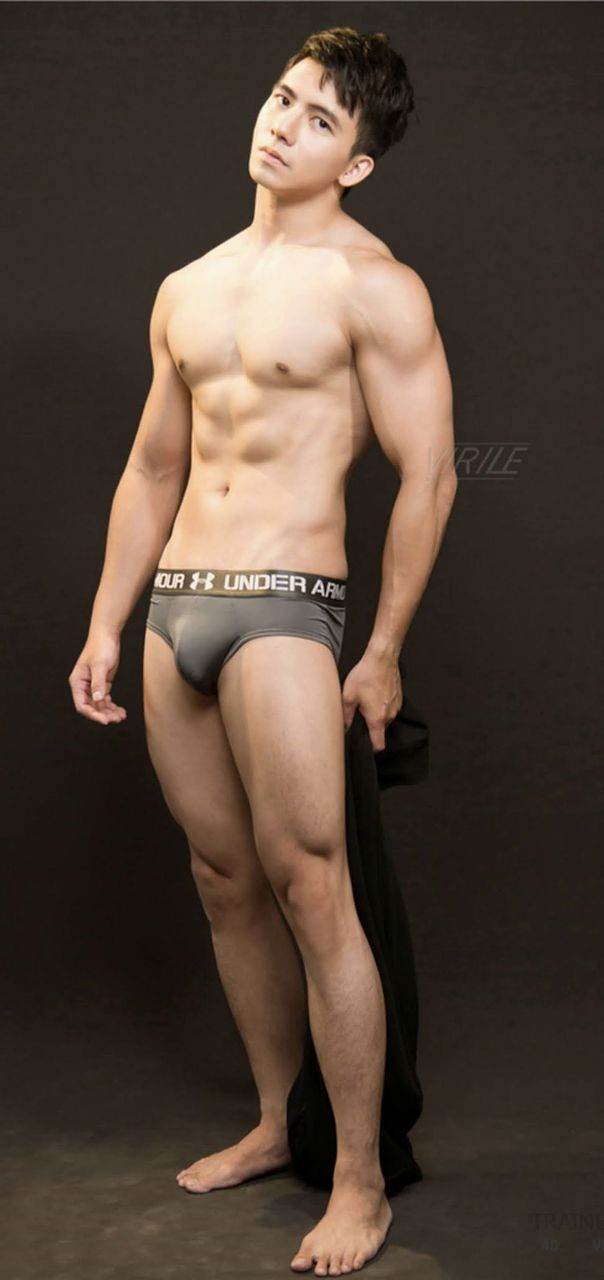 หนุ่มหล่อขึ้นปก 1016.2