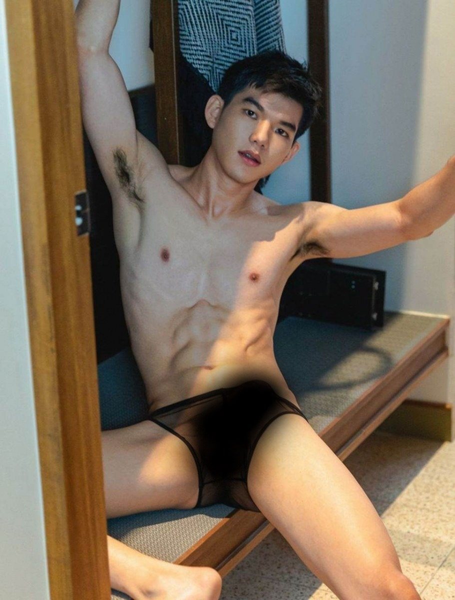 หนุ่มหล่อขึ้นปก 994.8
