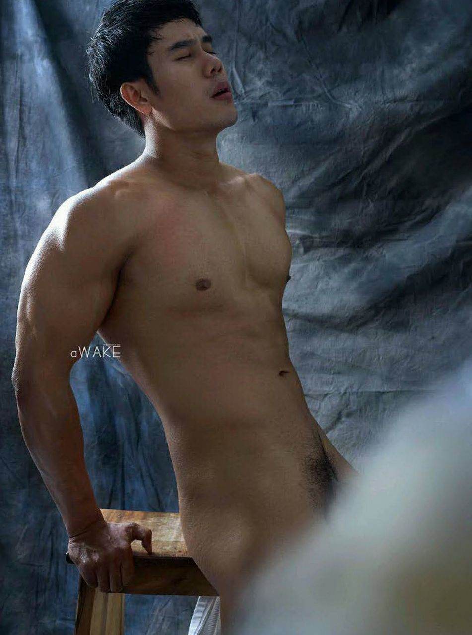 หนุ่มหล่อขึ้นปก 1015.3