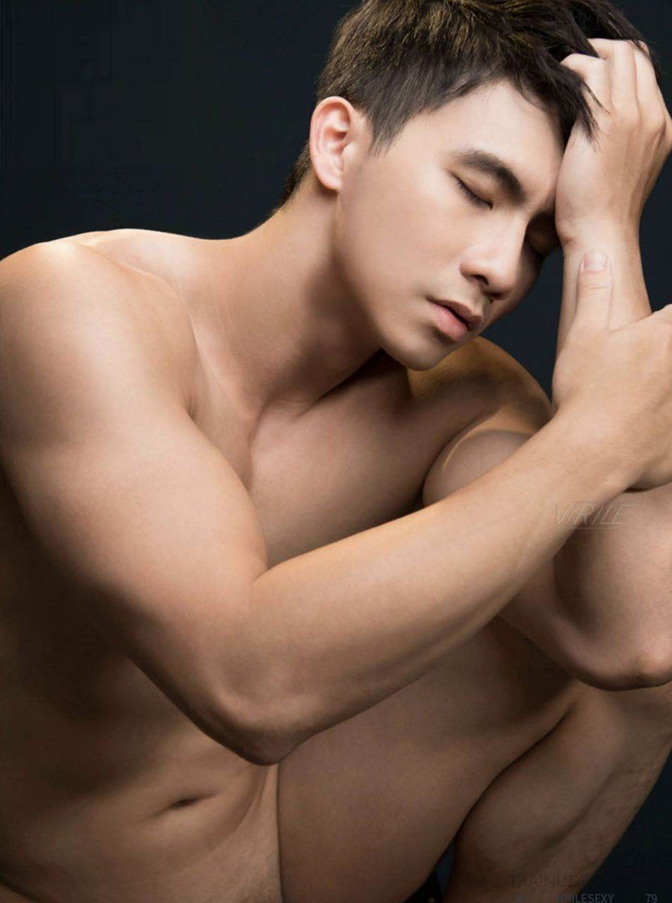 หนุ่มหล่อขึ้นปก 1016.4