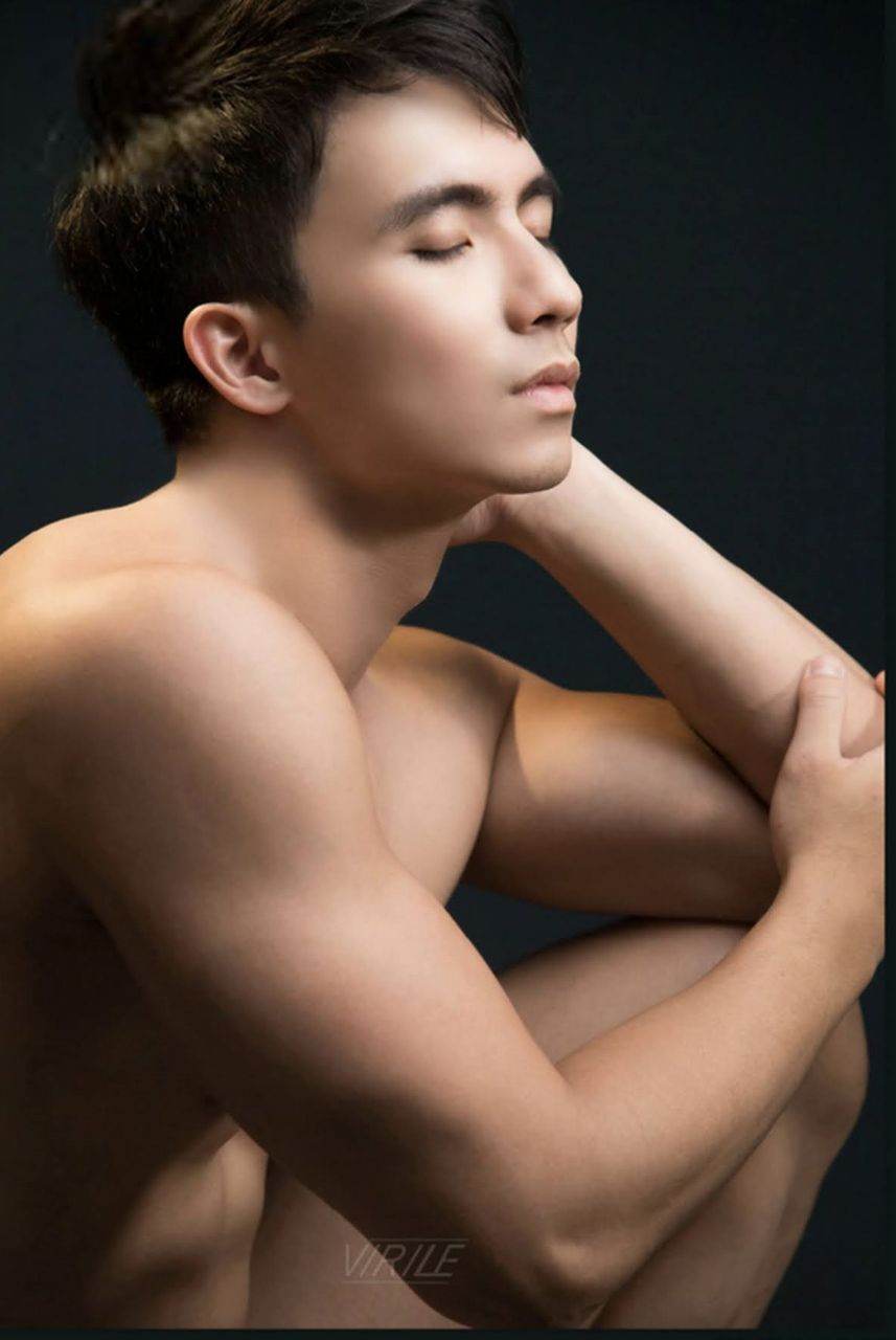หนุ่มหล่อขึ้นปก 1016.4