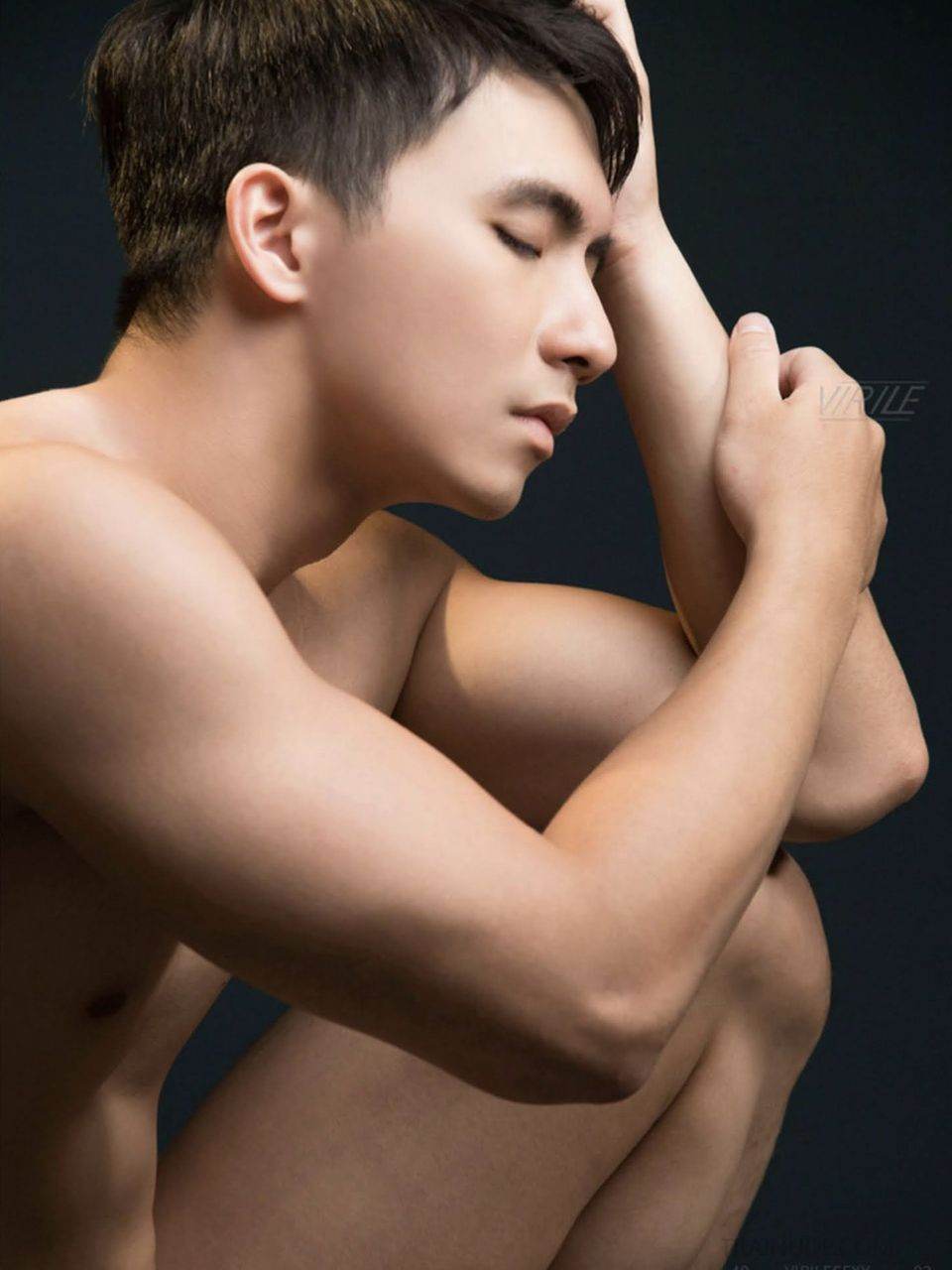 หนุ่มหล่อขึ้นปก 1016.4