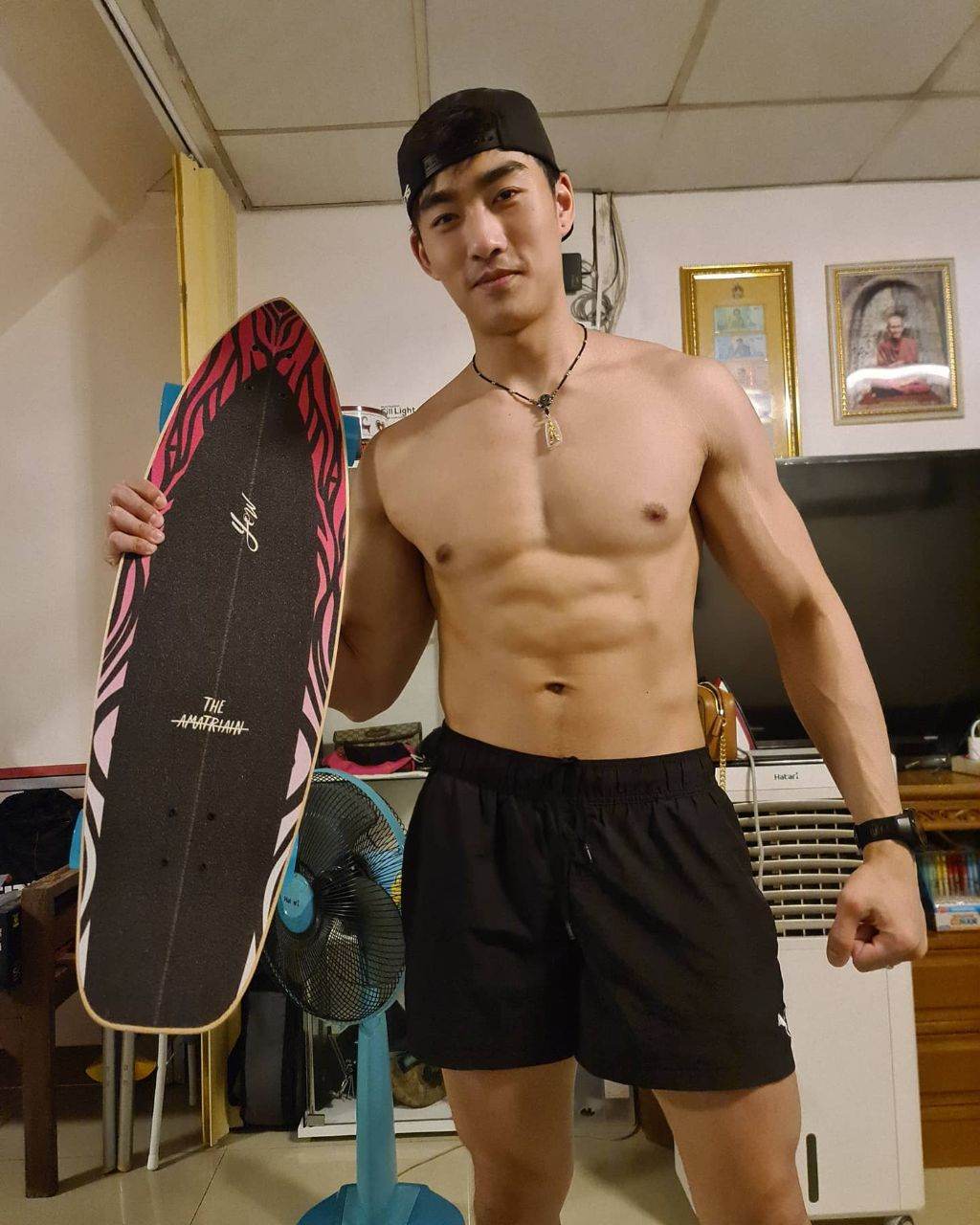 ชายหล่อ หุ่นแซ่บ 21