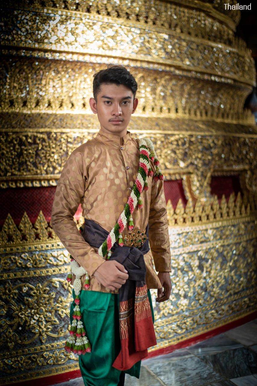 มาลัยครุย “Malai Krui” and Thai traditional costume in the reign of King Rama V | THAILAND 🇹🇭