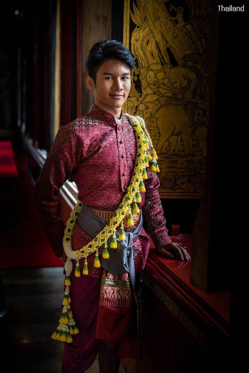 มาลัยครุย “Malai Krui” and Thai traditional costume in the reign of King Rama V | THAILAND 🇹🇭