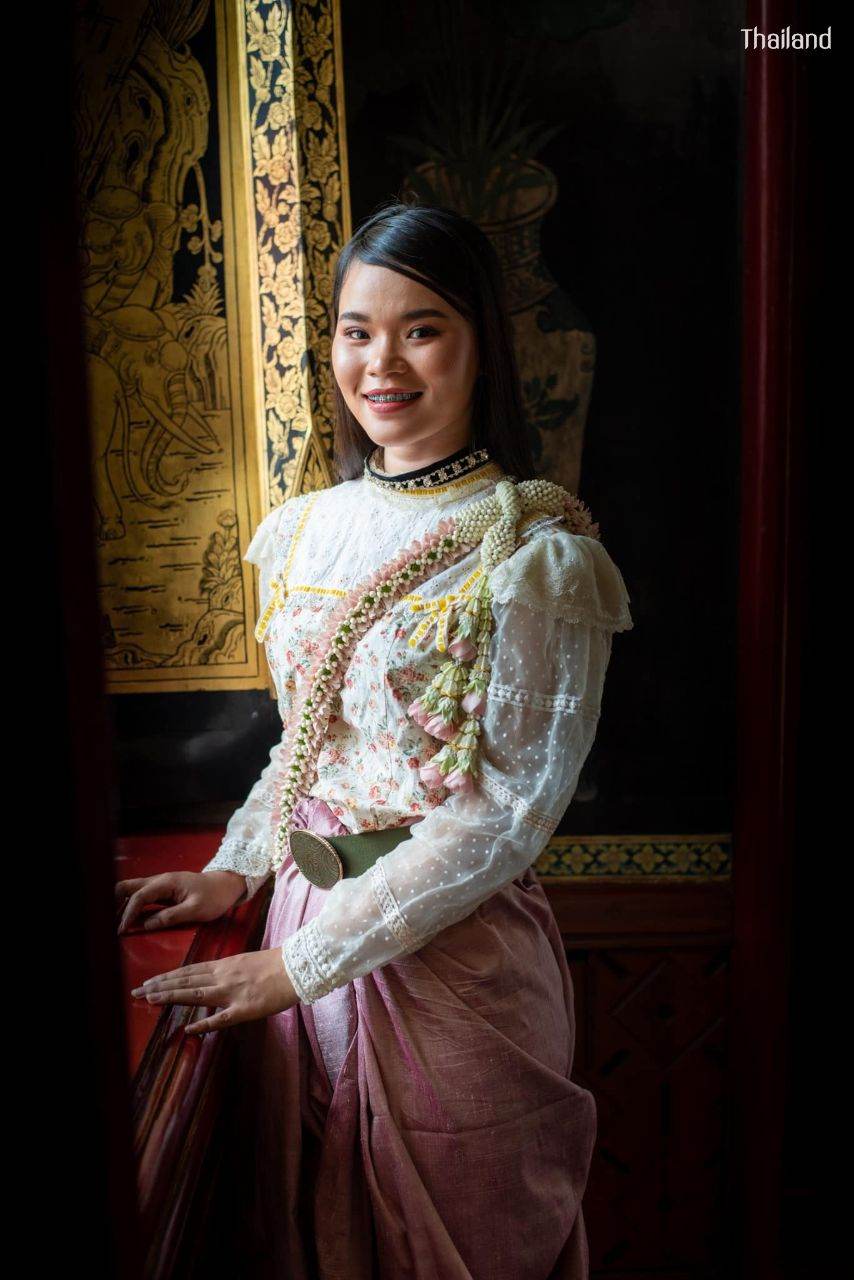 มาลัยครุย “Malai Krui” and Thai traditional costume in the reign of King Rama V | THAILAND 🇹🇭