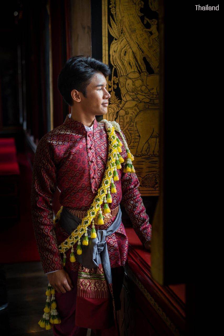 มาลัยครุย “Malai Krui” and Thai traditional costume in the reign of King Rama V | THAILAND 🇹🇭