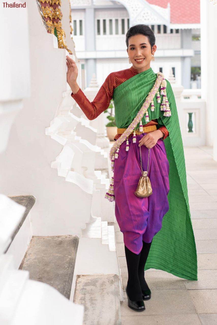 มาลัยครุย “Malai Krui” and Thai traditional costume in the reign of King Rama V | THAILAND 🇹🇭
