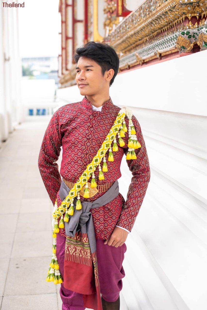 มาลัยครุย “Malai Krui” and Thai traditional costume in the reign of King Rama V | THAILAND 🇹🇭