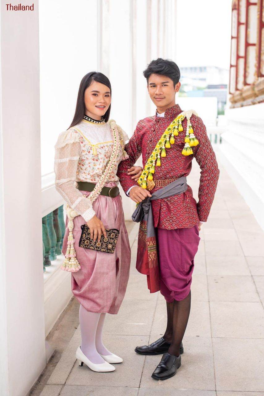 มาลัยครุย “Malai Krui” and Thai traditional costume in the reign of King Rama V | THAILAND 🇹🇭