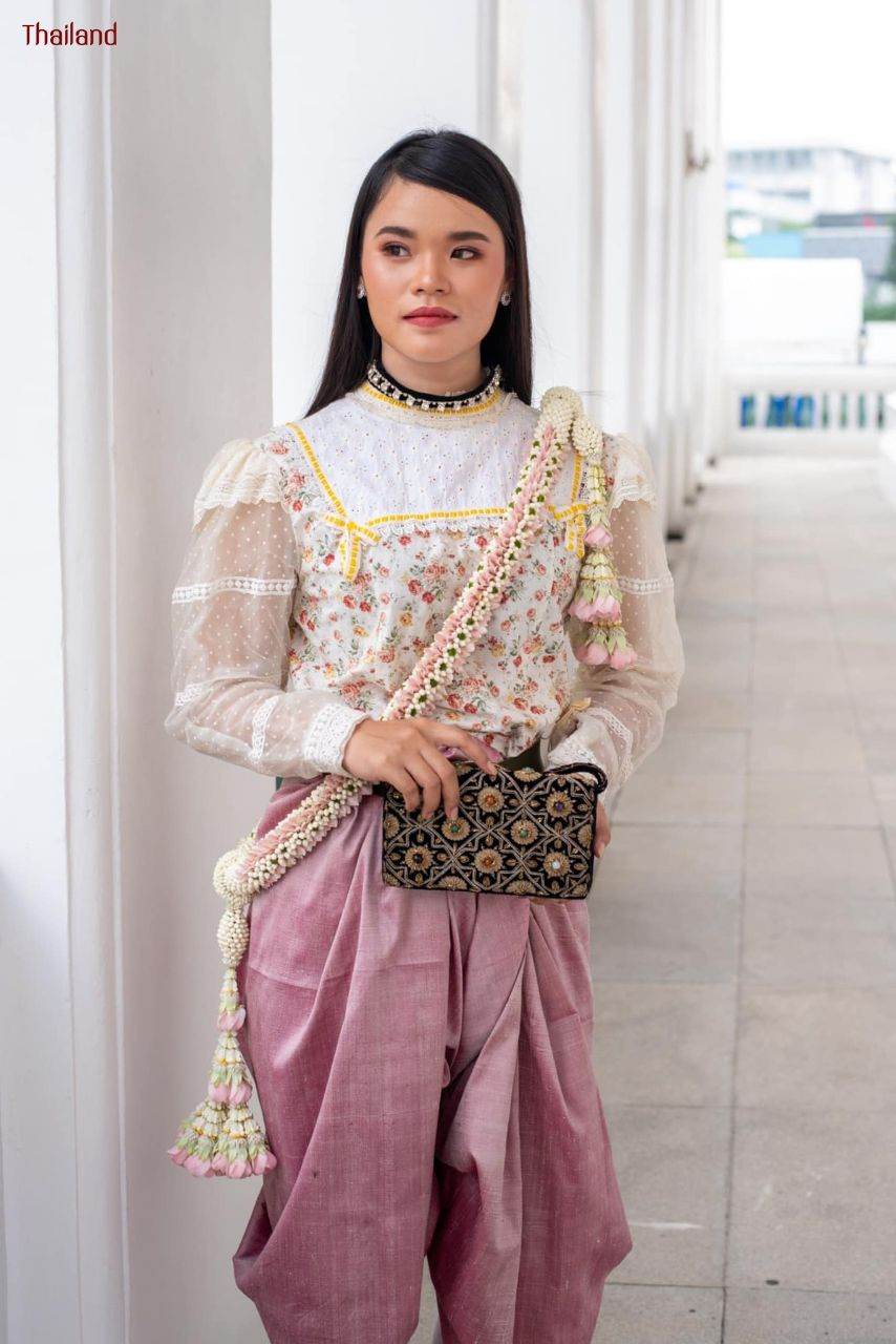 มาลัยครุย “Malai Krui” and Thai traditional costume in the reign of King Rama V | THAILAND 🇹🇭