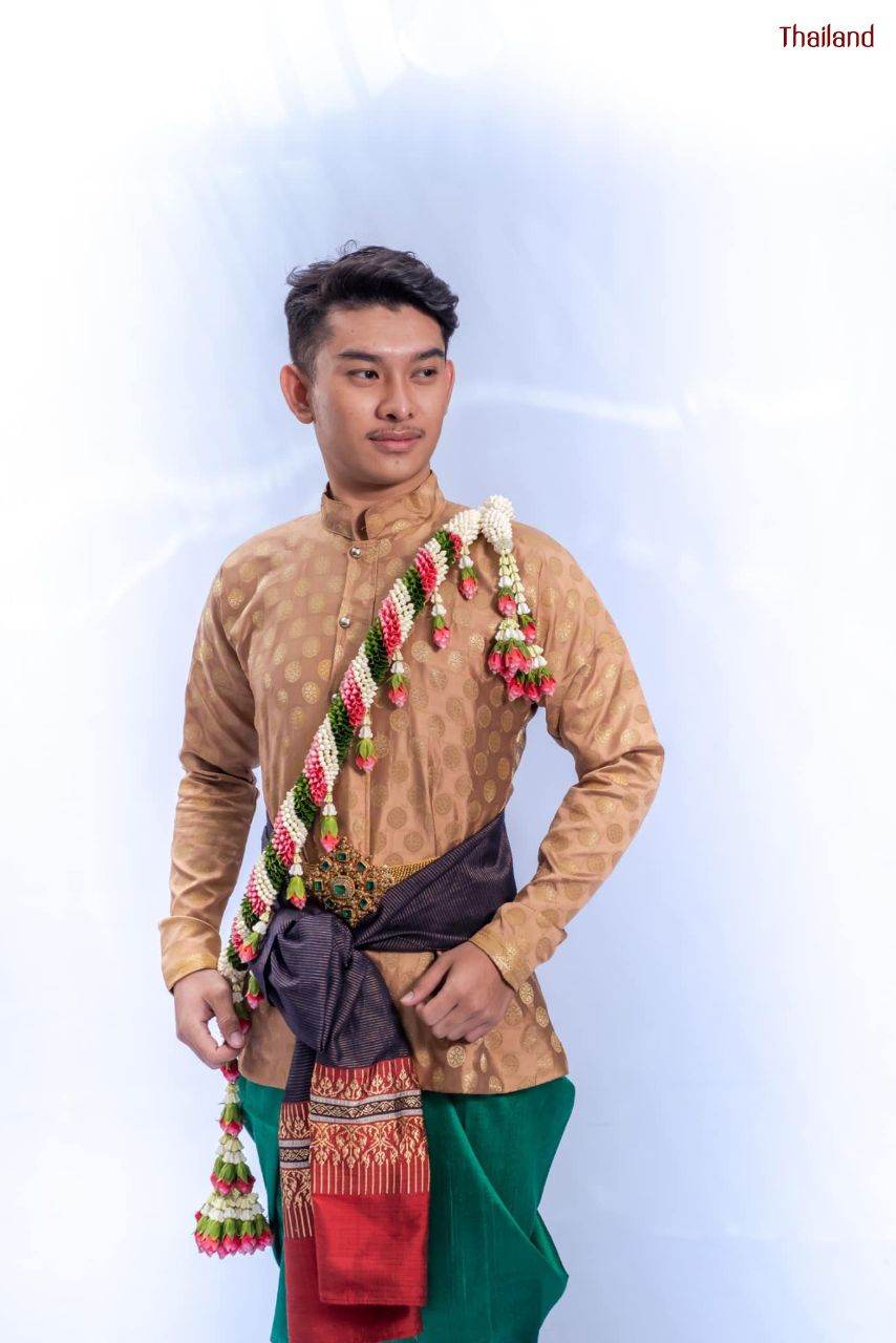 มาลัยครุย “Malai Krui” and Thai traditional costume in the reign of King Rama V | THAILAND 🇹🇭
