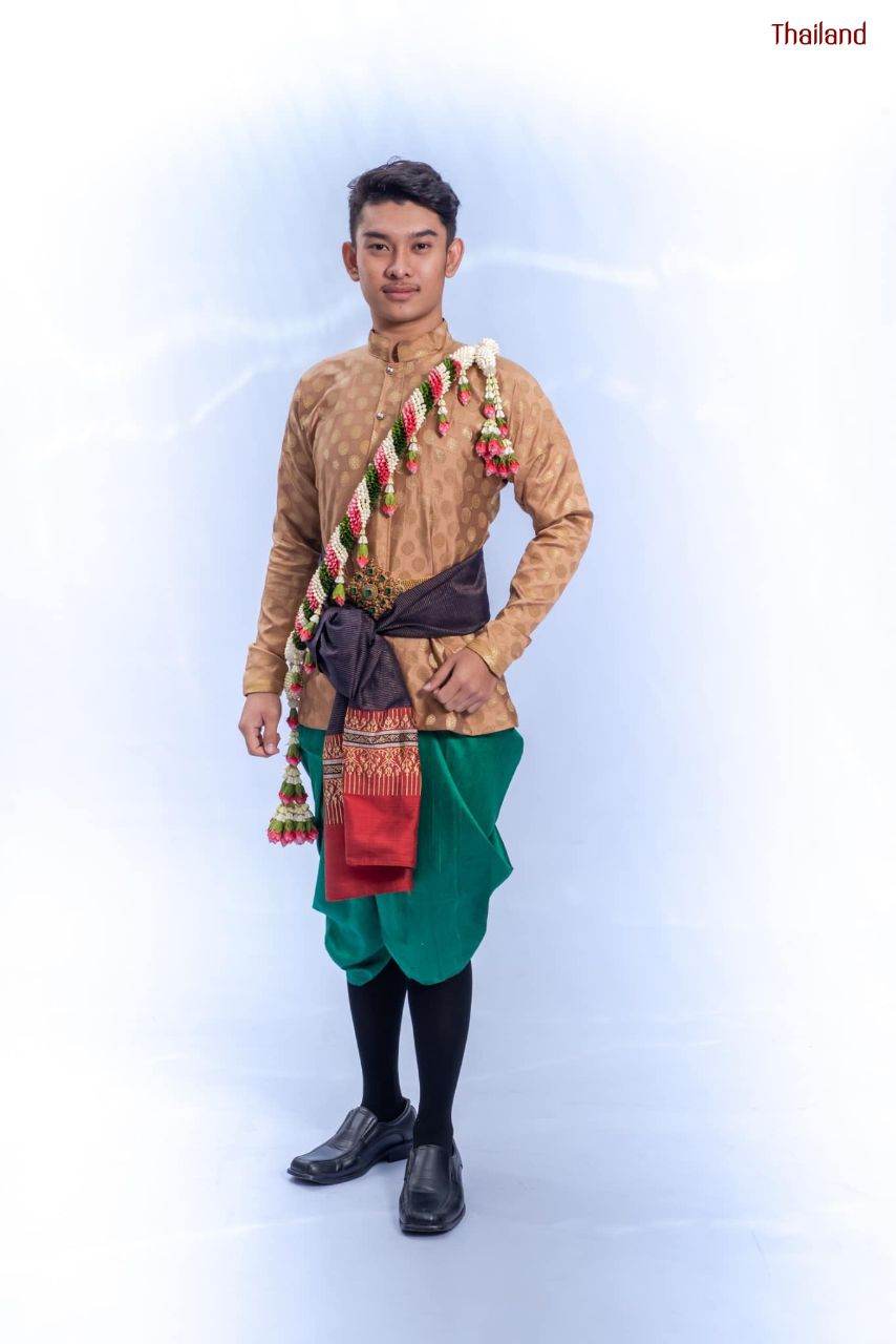 มาลัยครุย “Malai Krui” and Thai traditional costume in the reign of King Rama V | THAILAND 🇹🇭