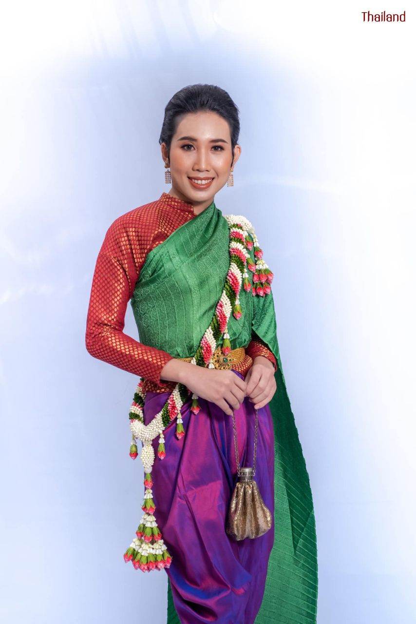 มาลัยครุย “Malai Krui” and Thai traditional costume in the reign of King Rama V | THAILAND 🇹🇭